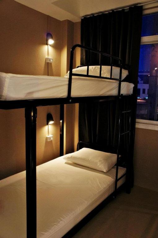 Link Corner Hostel Bangkok Room photo