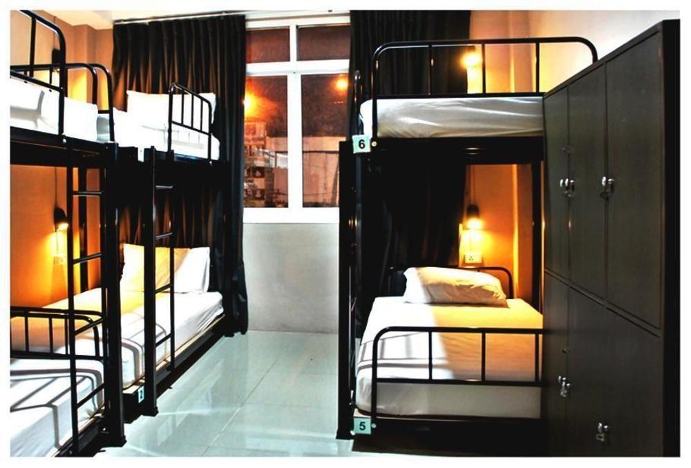 Link Corner Hostel Bangkok Exterior photo
