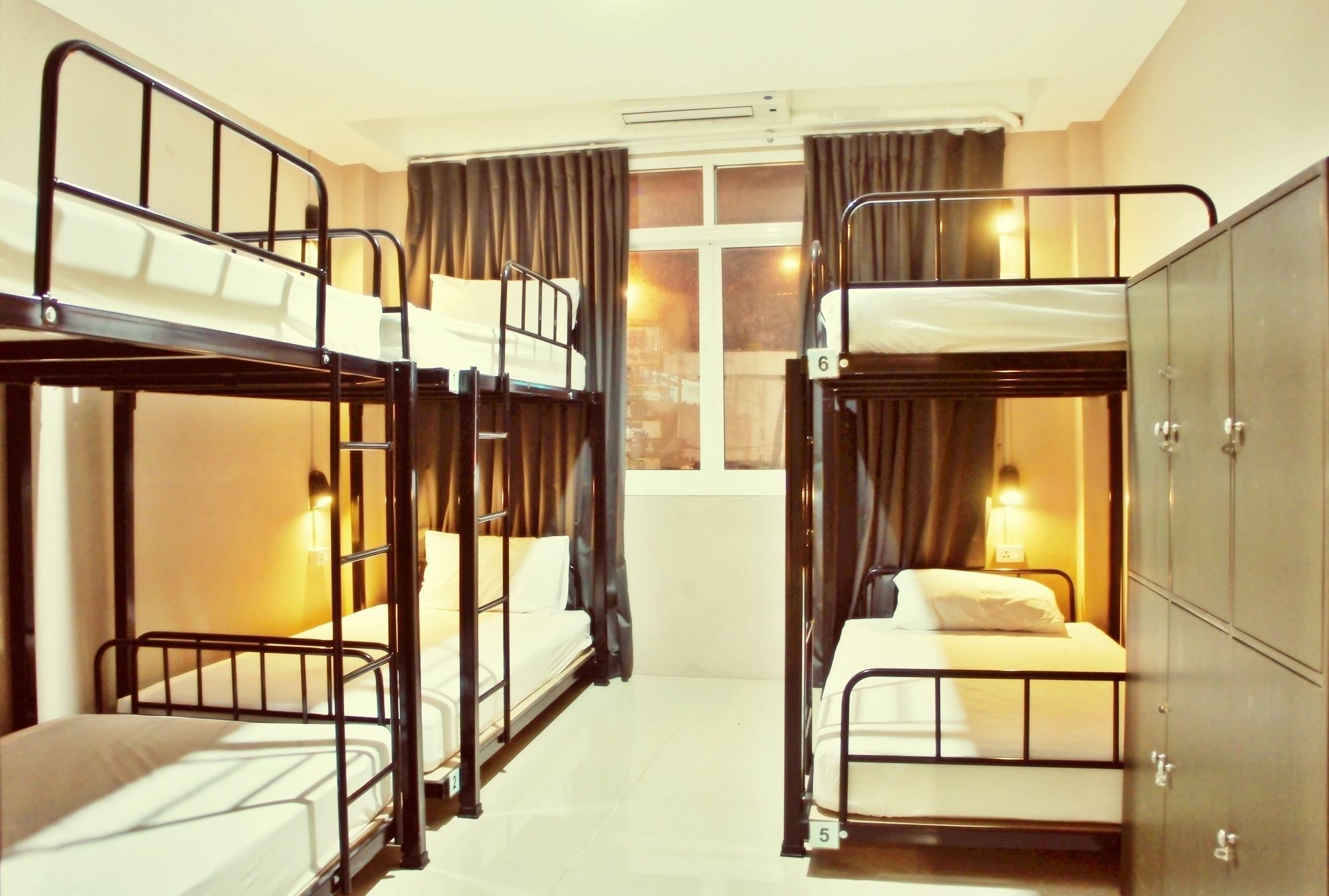 Link Corner Hostel Bangkok Exterior photo